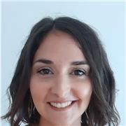 Profesora nativa , con 9 años de experiencia en dar clases para todos los niveles y preparación para los exámenes oficiales de Cambridge